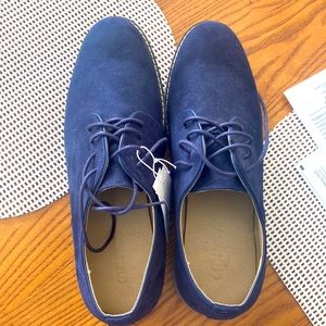 Blue suede Old Navy shoes. Never worn still with tags